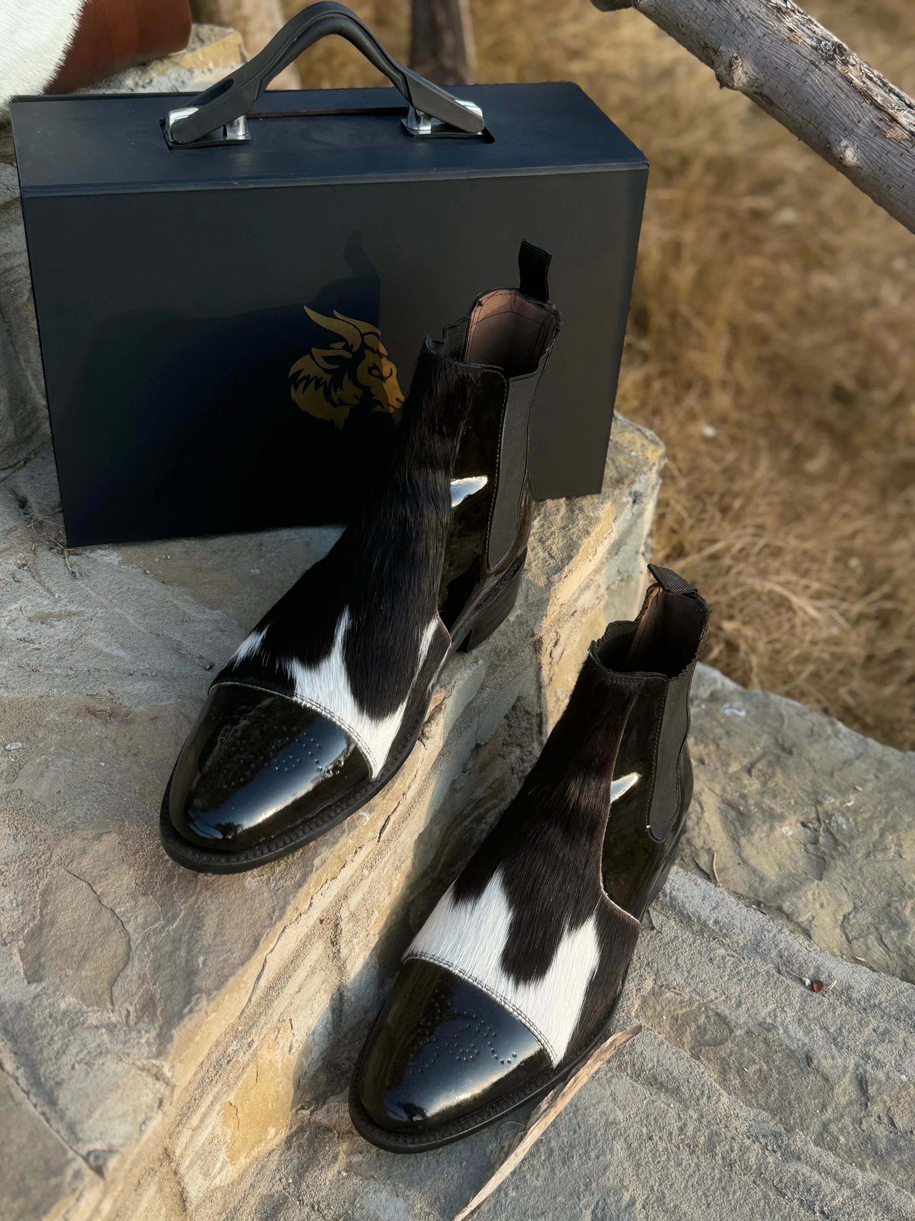 Cowhide Chelsea Shoes